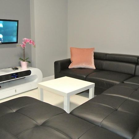 Apartamenty Centrum- Kochanowskiego -Dawniej Two-Bedroom Apartment 지엘로나구라 외부 사진