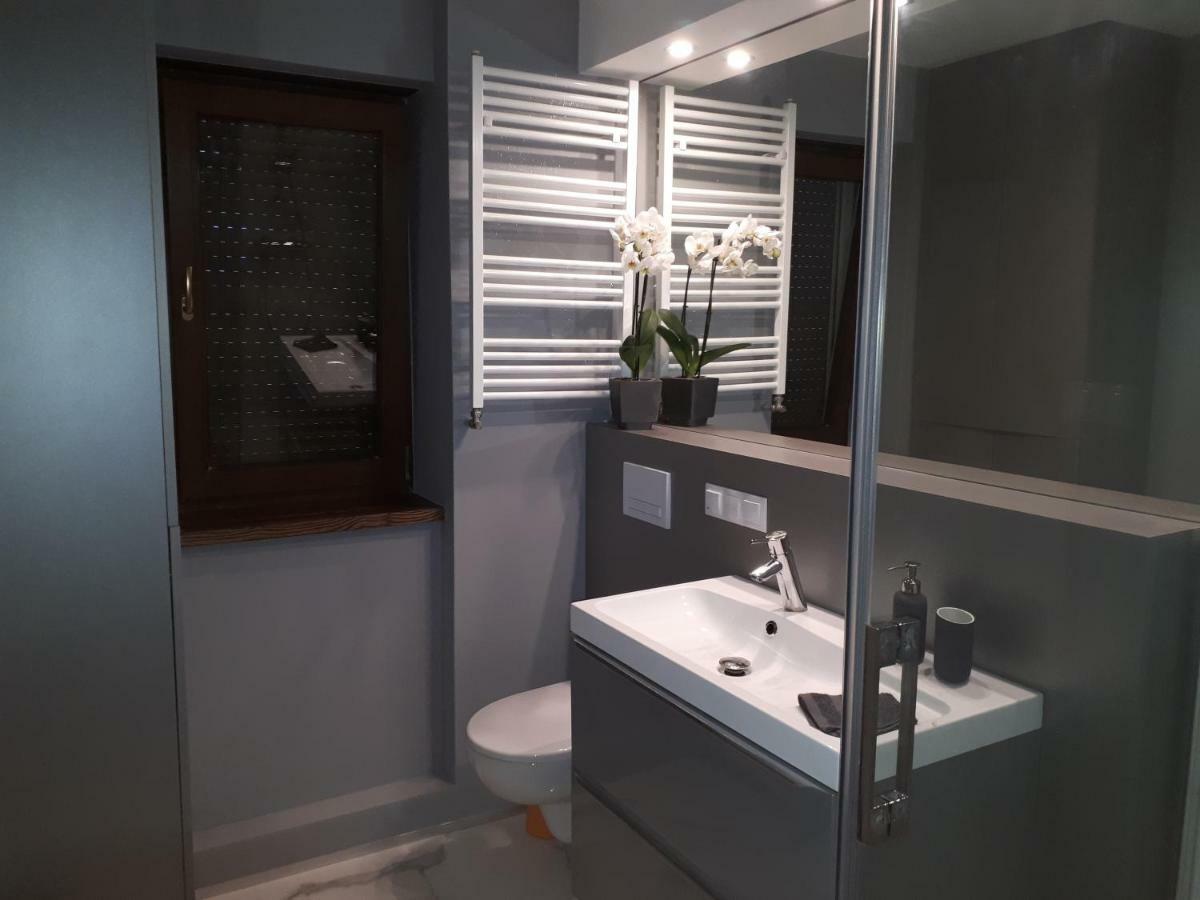 Apartamenty Centrum- Kochanowskiego -Dawniej Two-Bedroom Apartment 지엘로나구라 외부 사진