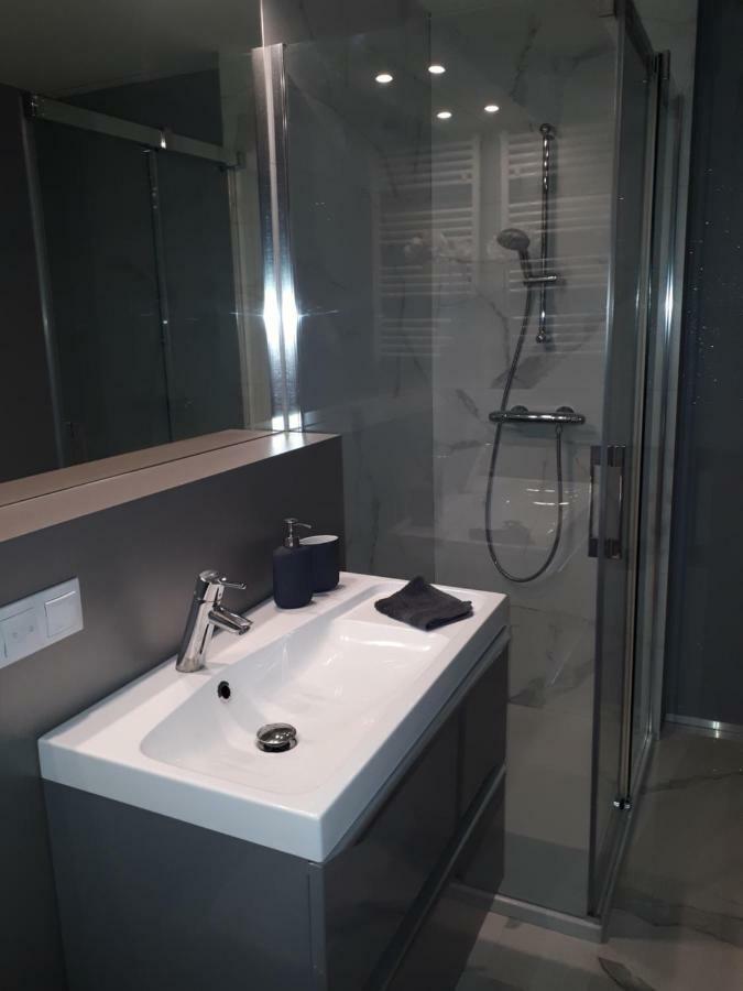 Apartamenty Centrum- Kochanowskiego -Dawniej Two-Bedroom Apartment 지엘로나구라 외부 사진
