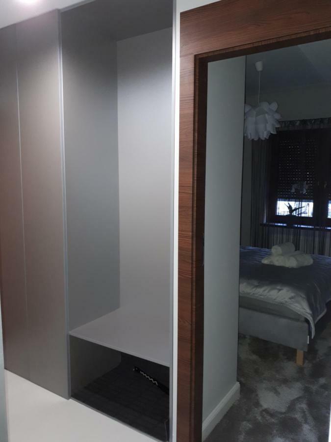 Apartamenty Centrum- Kochanowskiego -Dawniej Two-Bedroom Apartment 지엘로나구라 외부 사진