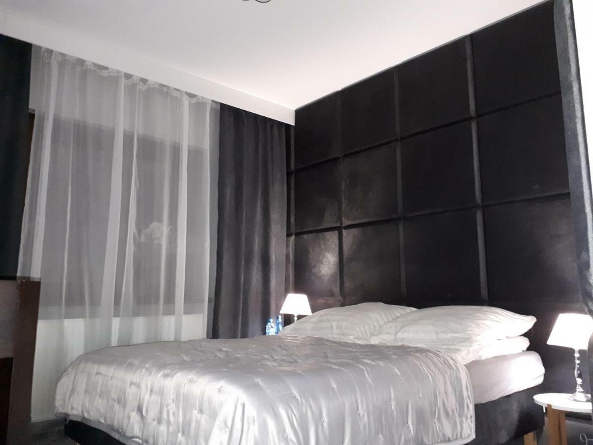 Apartamenty Centrum- Kochanowskiego -Dawniej Two-Bedroom Apartment 지엘로나구라 외부 사진