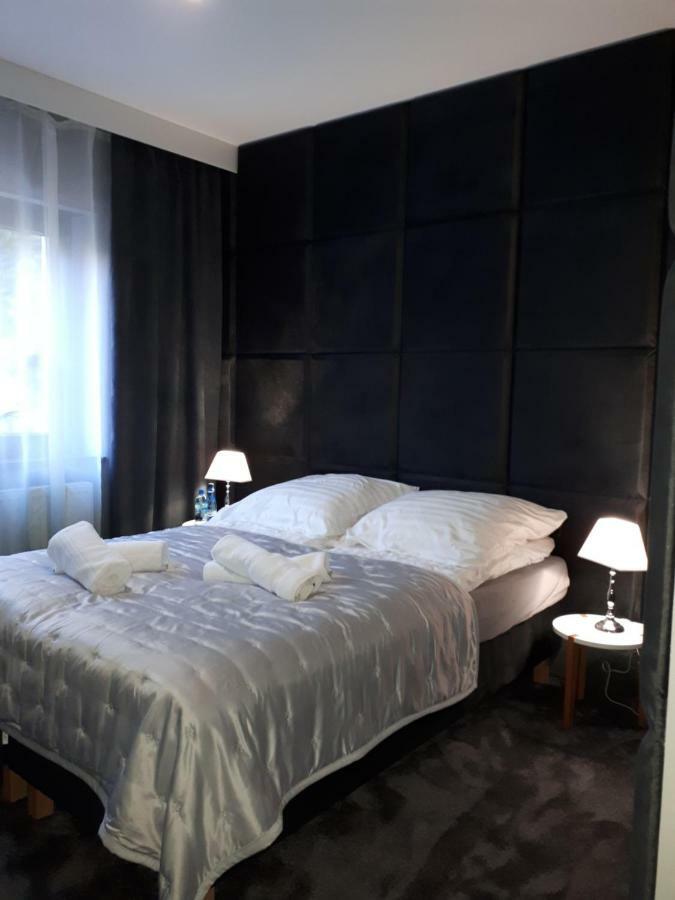 Apartamenty Centrum- Kochanowskiego -Dawniej Two-Bedroom Apartment 지엘로나구라 외부 사진