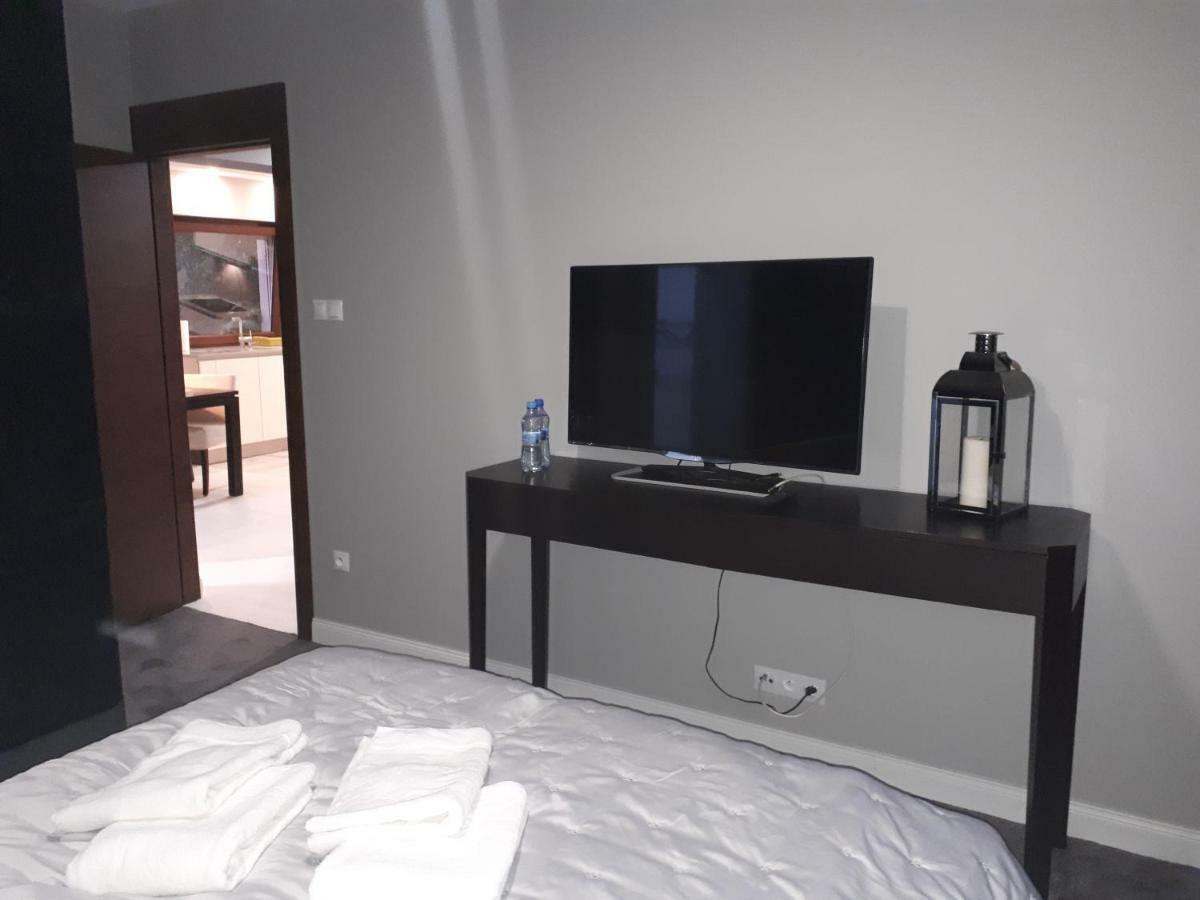 Apartamenty Centrum- Kochanowskiego -Dawniej Two-Bedroom Apartment 지엘로나구라 외부 사진