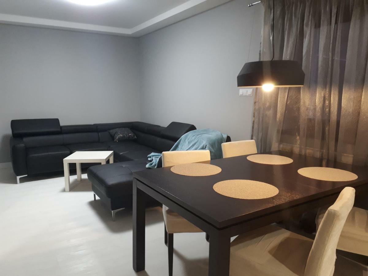 Apartamenty Centrum- Kochanowskiego -Dawniej Two-Bedroom Apartment 지엘로나구라 외부 사진