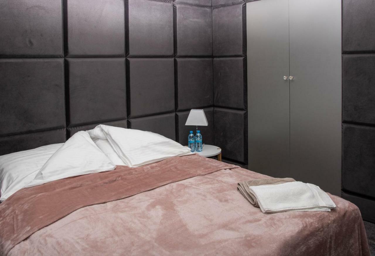 Apartamenty Centrum- Kochanowskiego -Dawniej Two-Bedroom Apartment 지엘로나구라 외부 사진