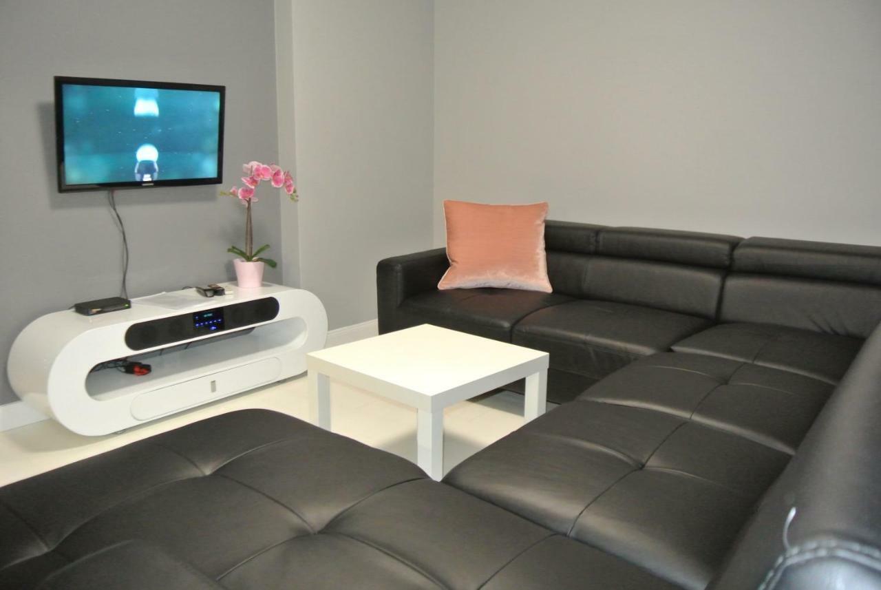 Apartamenty Centrum- Kochanowskiego -Dawniej Two-Bedroom Apartment 지엘로나구라 외부 사진