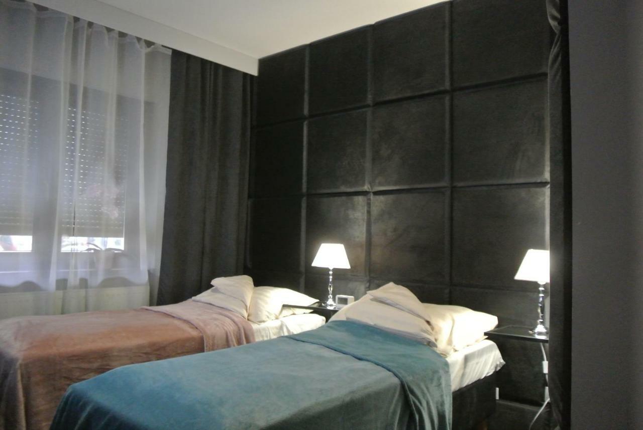 Apartamenty Centrum- Kochanowskiego -Dawniej Two-Bedroom Apartment 지엘로나구라 외부 사진