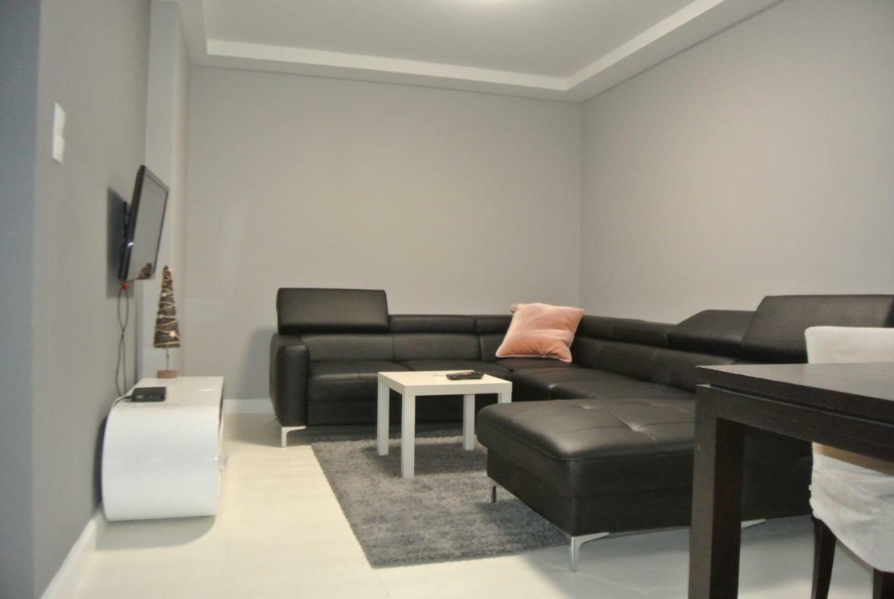 Apartamenty Centrum- Kochanowskiego -Dawniej Two-Bedroom Apartment 지엘로나구라 외부 사진