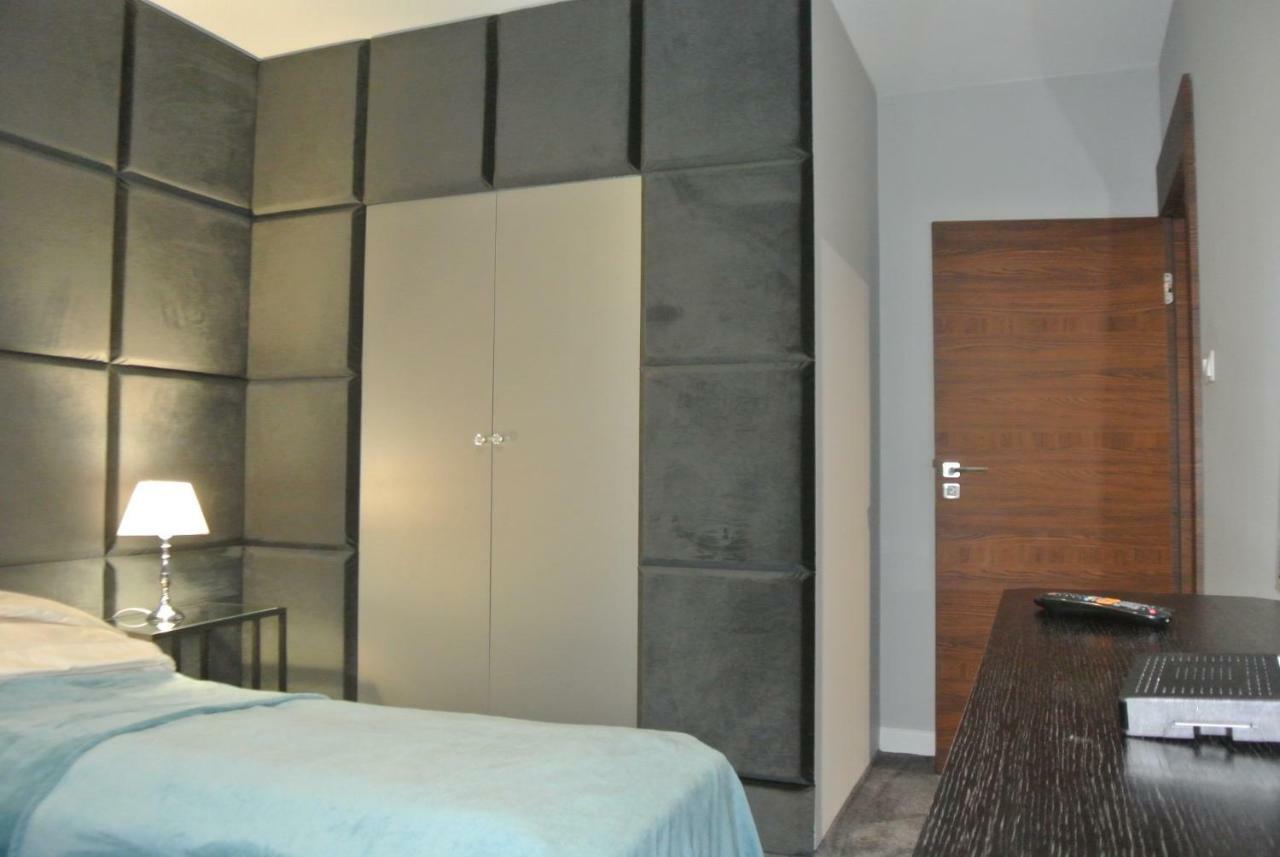 Apartamenty Centrum- Kochanowskiego -Dawniej Two-Bedroom Apartment 지엘로나구라 외부 사진