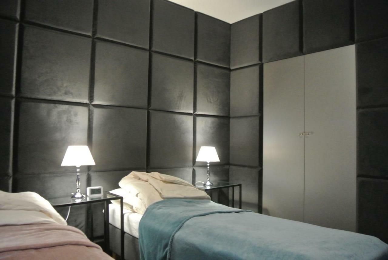 Apartamenty Centrum- Kochanowskiego -Dawniej Two-Bedroom Apartment 지엘로나구라 외부 사진