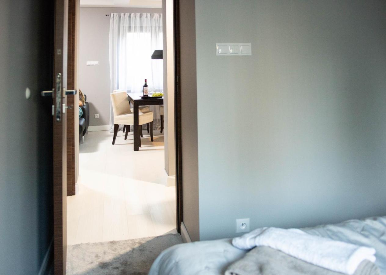 Apartamenty Centrum- Kochanowskiego -Dawniej Two-Bedroom Apartment 지엘로나구라 외부 사진