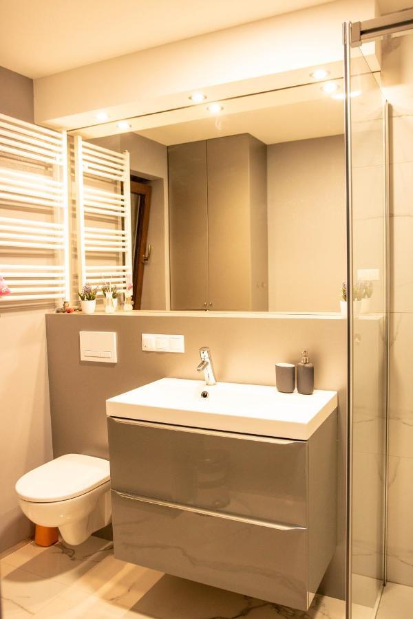 Apartamenty Centrum- Kochanowskiego -Dawniej Two-Bedroom Apartment 지엘로나구라 외부 사진