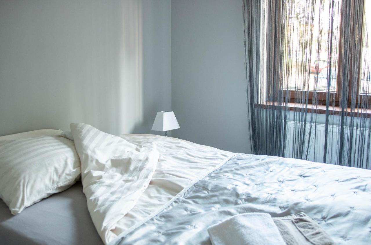 Apartamenty Centrum- Kochanowskiego -Dawniej Two-Bedroom Apartment 지엘로나구라 외부 사진